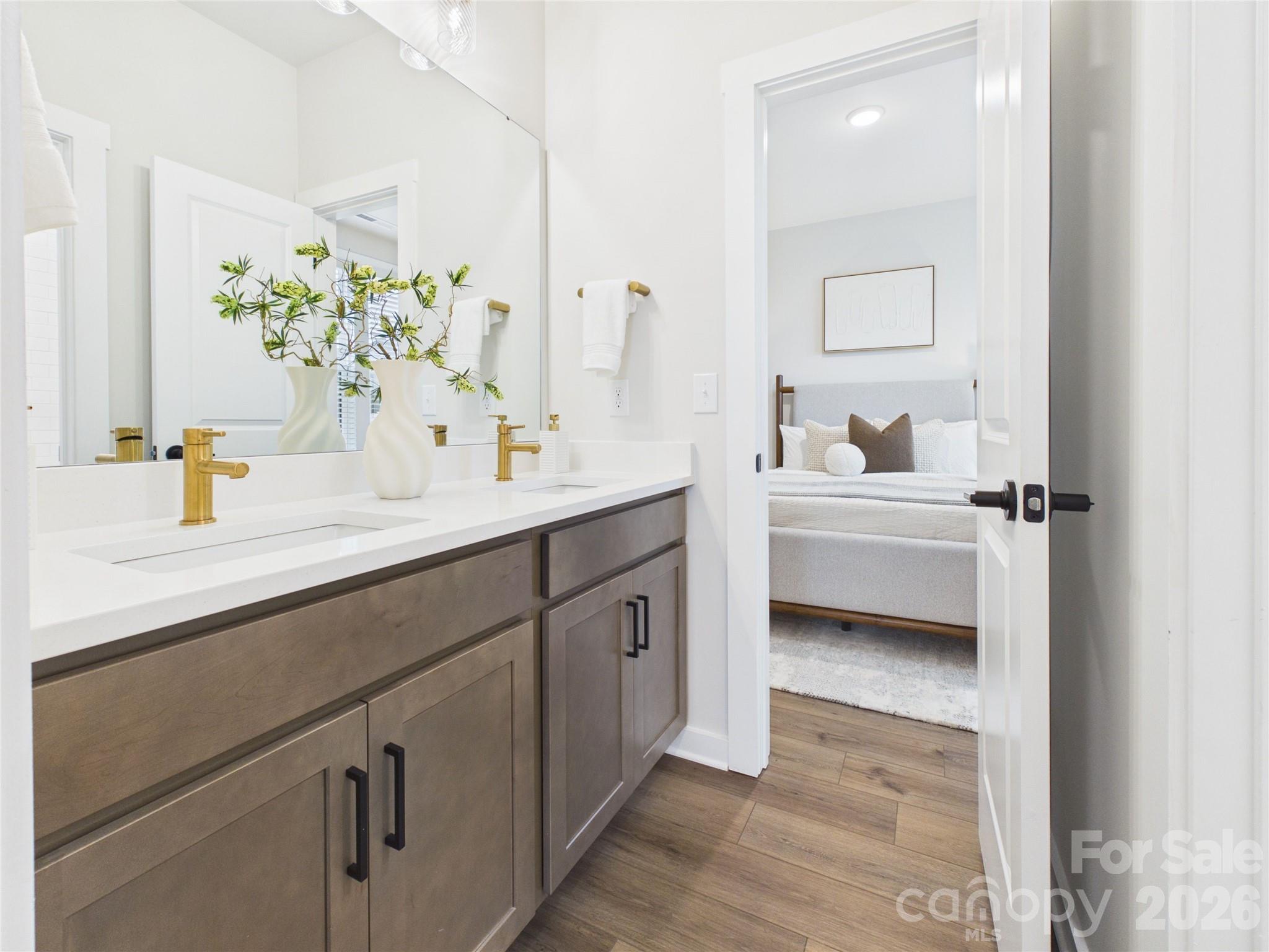 Jack and Jill Bath - 1065 Rolling Meadows Drive, Mooresville