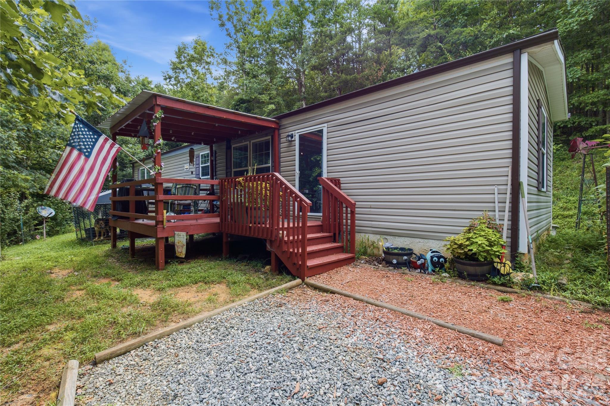 Guest House - 316-318 Cane Creek Mountain Road, Union Mills