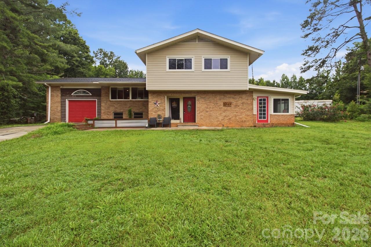 Single Family Residence at 1445 Mount Ulla Highway, Mooresville