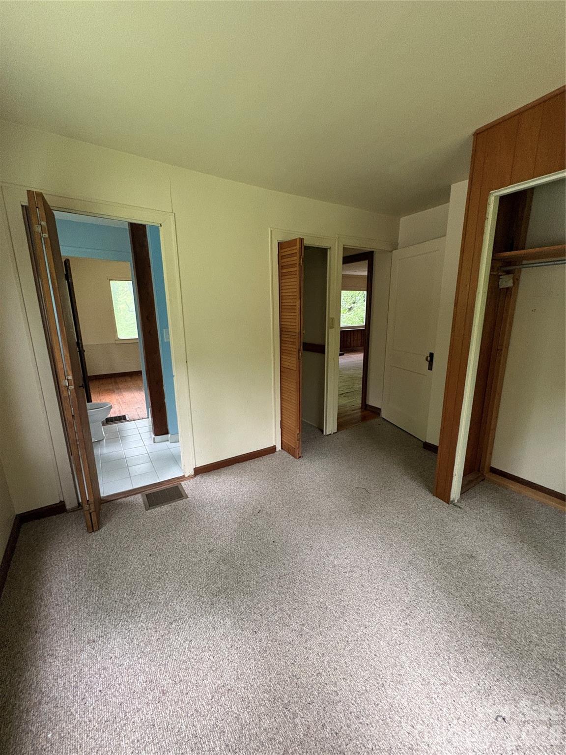 3rd Bedroom with Adjoining Bath Between 2 Front Bedrooms - 912 Halstead Boulevard, Hendersonville