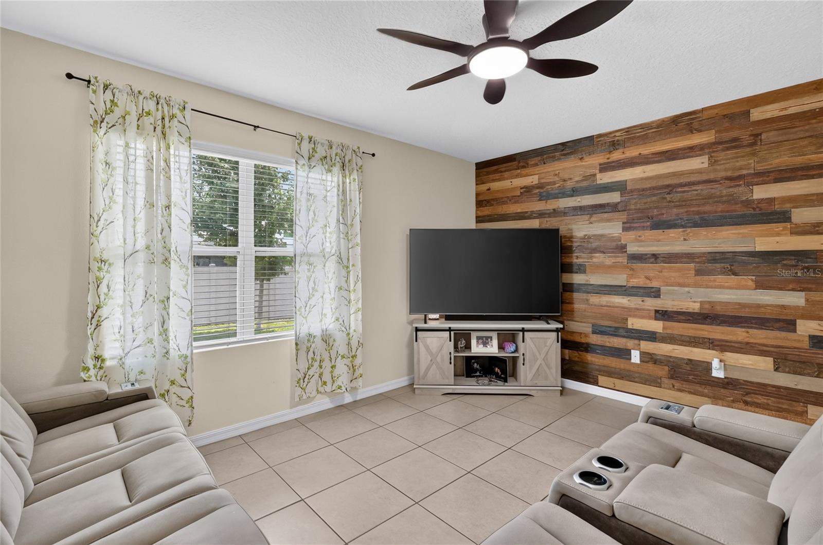 Single Family Residence at 248 LUDISIA LOOP, DAVENPORT, photo 19 of 59