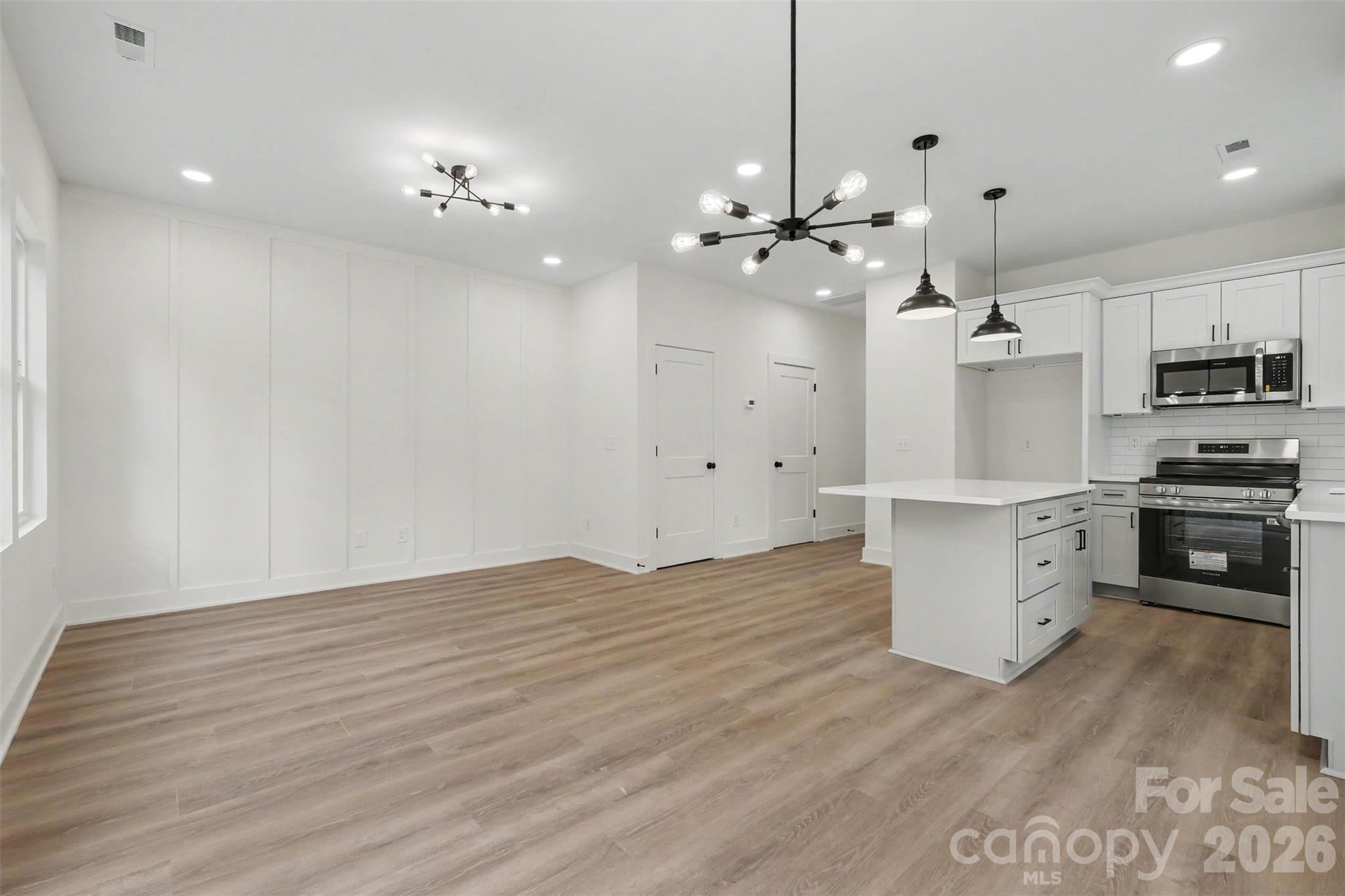 Duplex at 206 W Todd Lane, Charlotte, photo 8 of 26