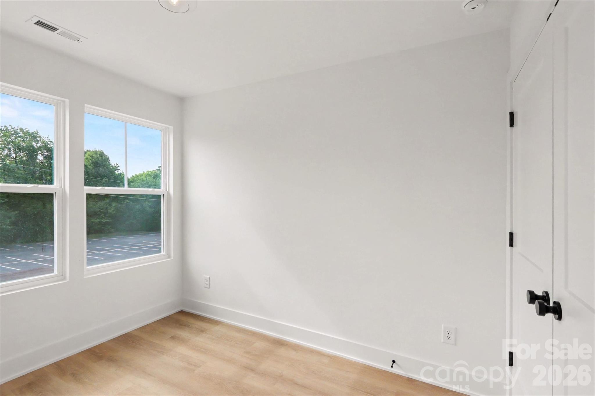 Duplex at 206 W Todd Lane, Charlotte, photo 12 of 26
