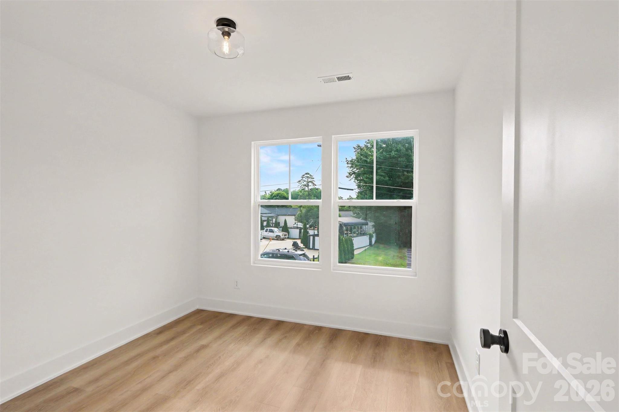 Duplex at 206 W Todd Lane, Charlotte, photo 13 of 26