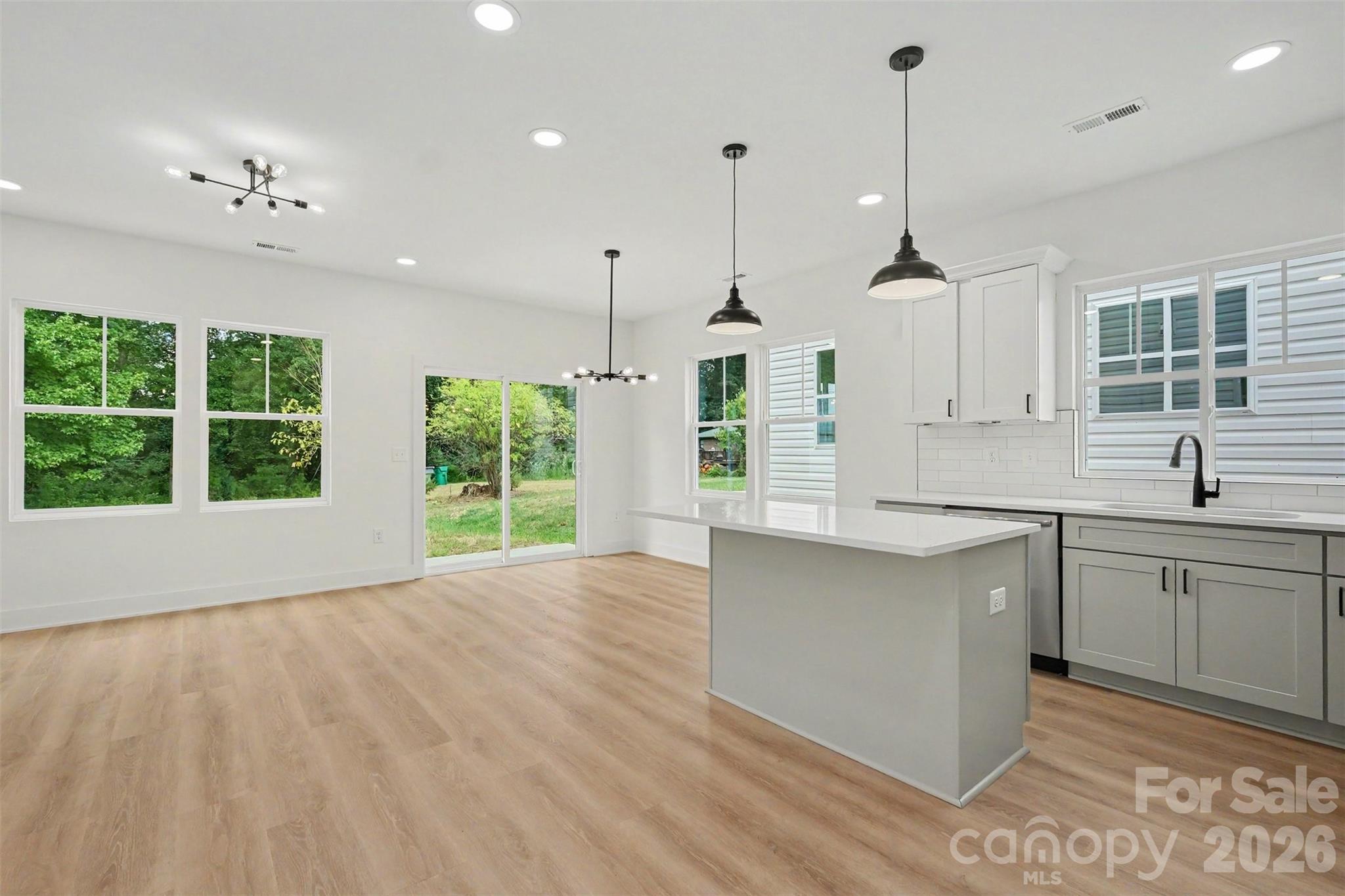 Duplex at 206 W Todd Lane, Charlotte, photo 18 of 26