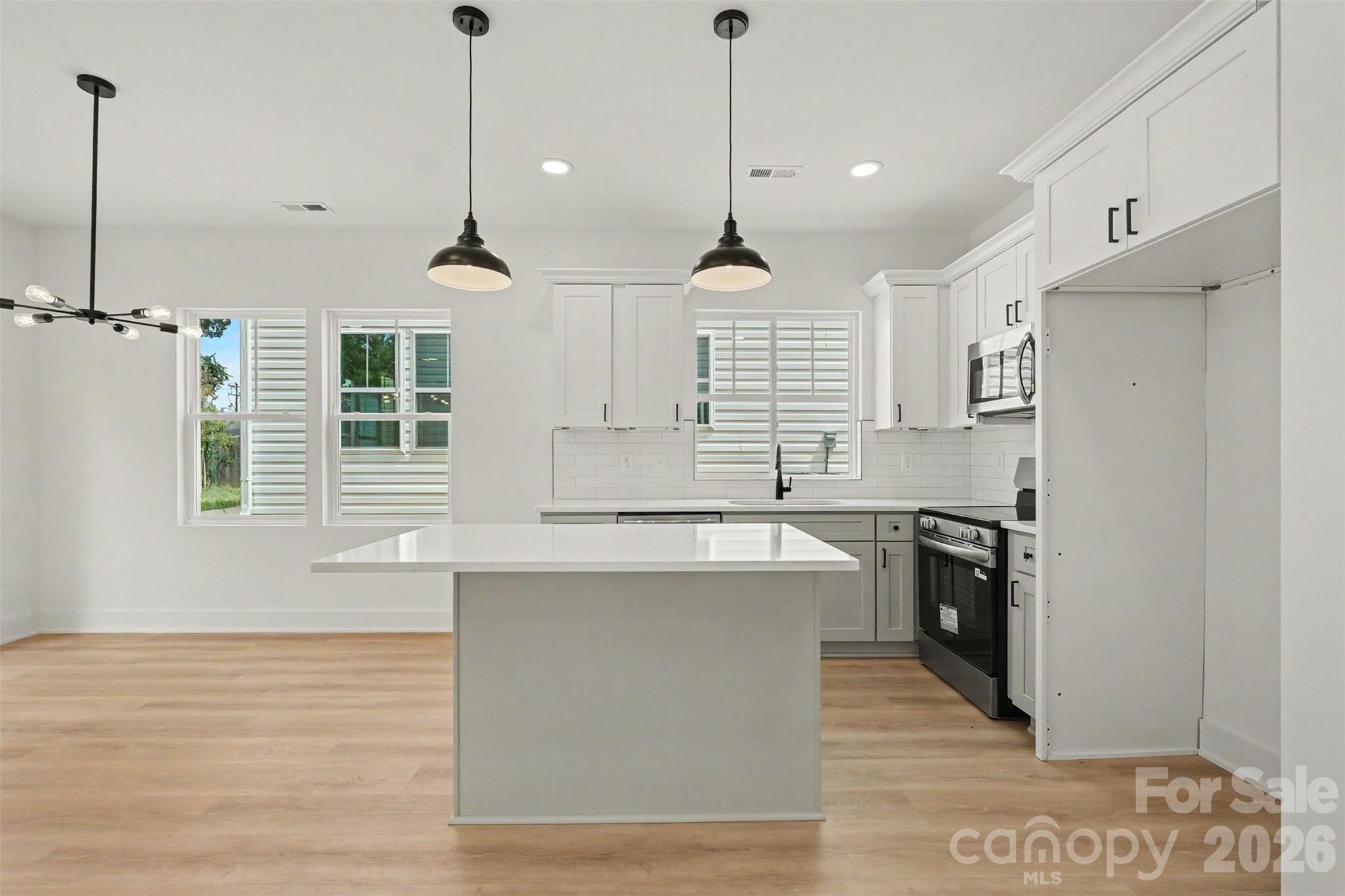 Duplex at 206 W Todd Lane, Charlotte, photo 19 of 26