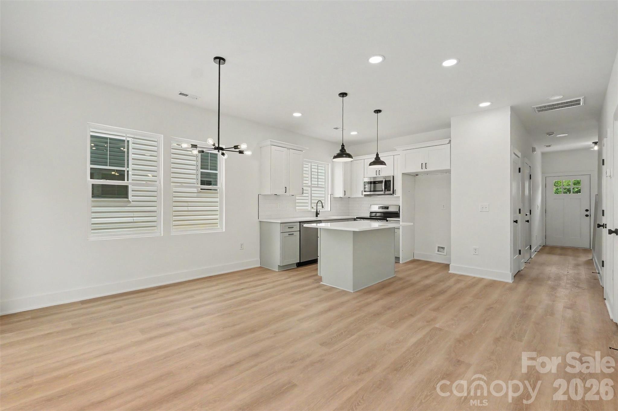 Duplex at 206 W Todd Lane, Charlotte, photo 20 of 26