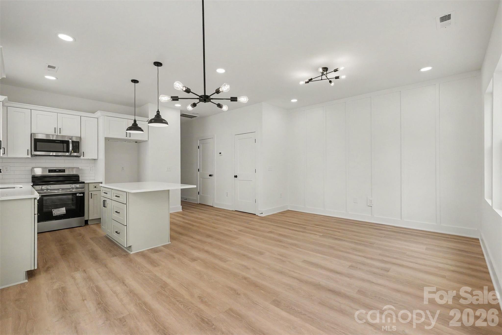 Duplex at 206 W Todd Lane, Charlotte, photo 21 of 26