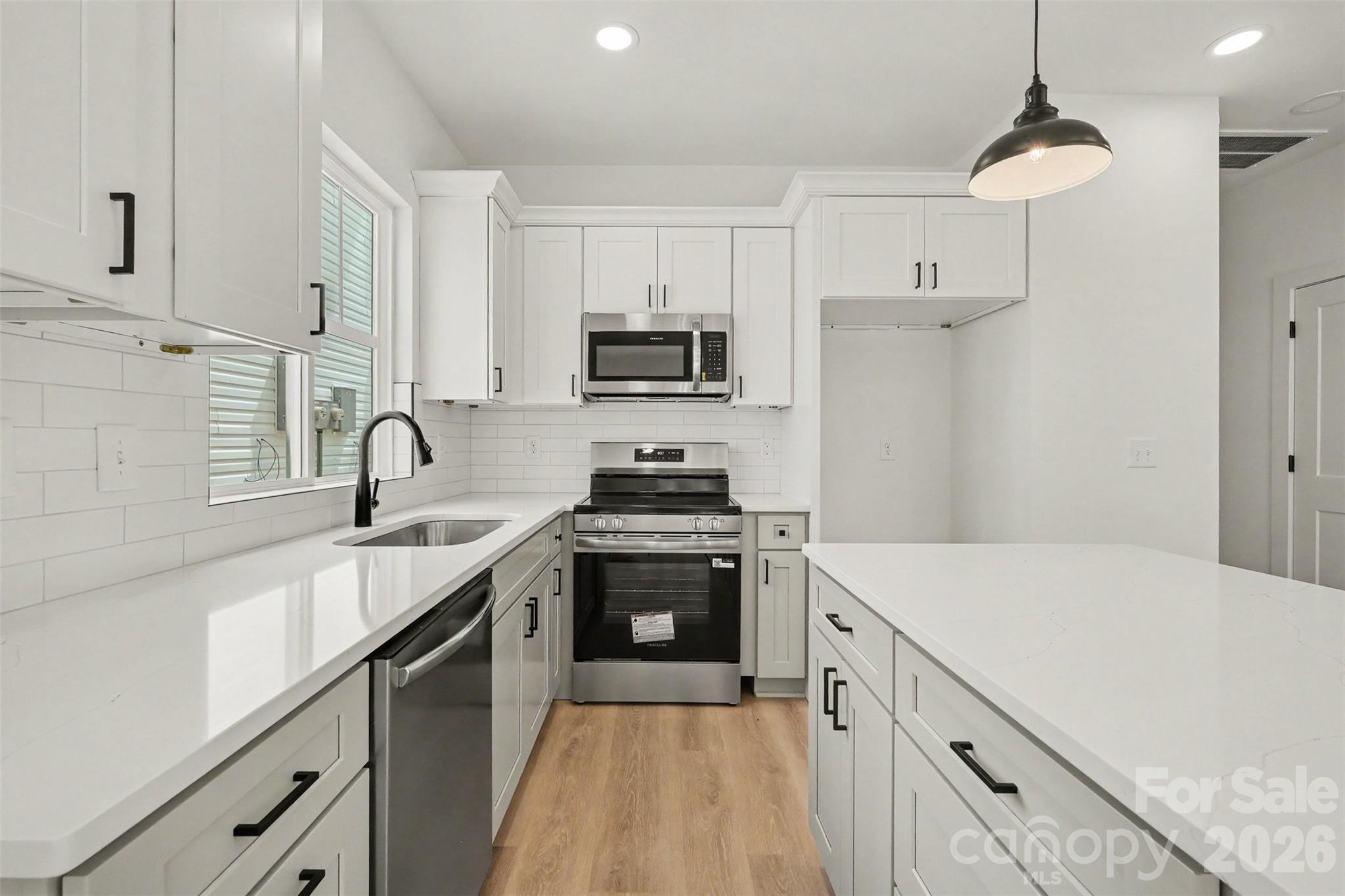 Duplex at 206 W Todd Lane, Charlotte, photo 22 of 26