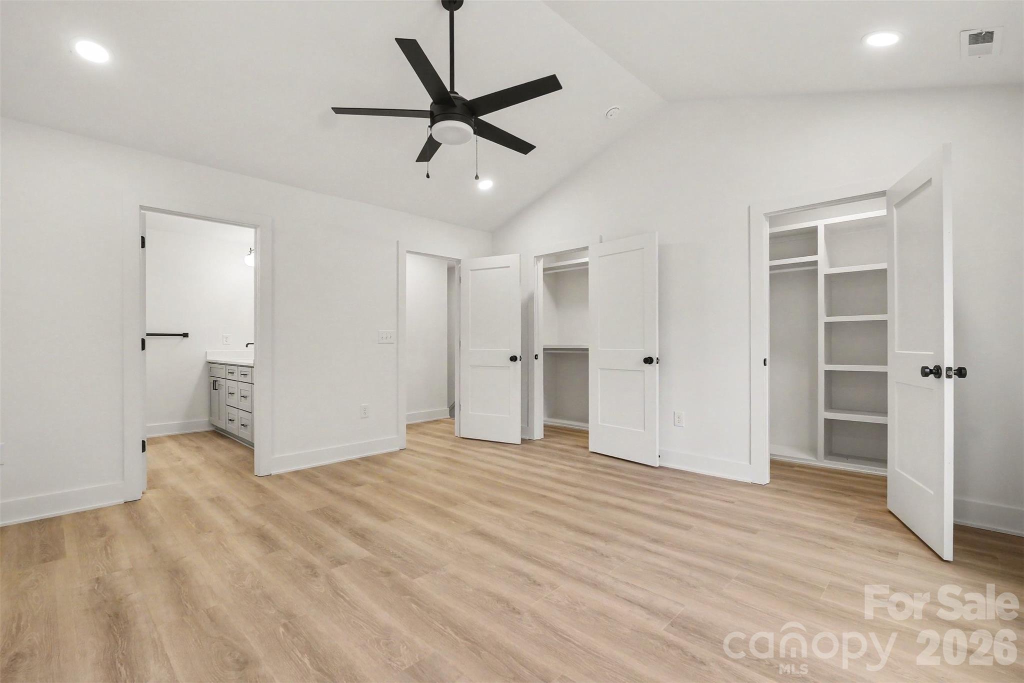 Duplex at 206 W Todd Lane, Charlotte, photo 23 of 26