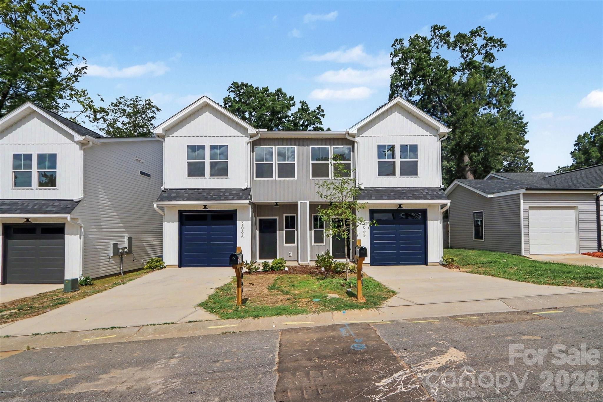 Duplex at 206 W Todd Lane, Charlotte, photo 24 of 26