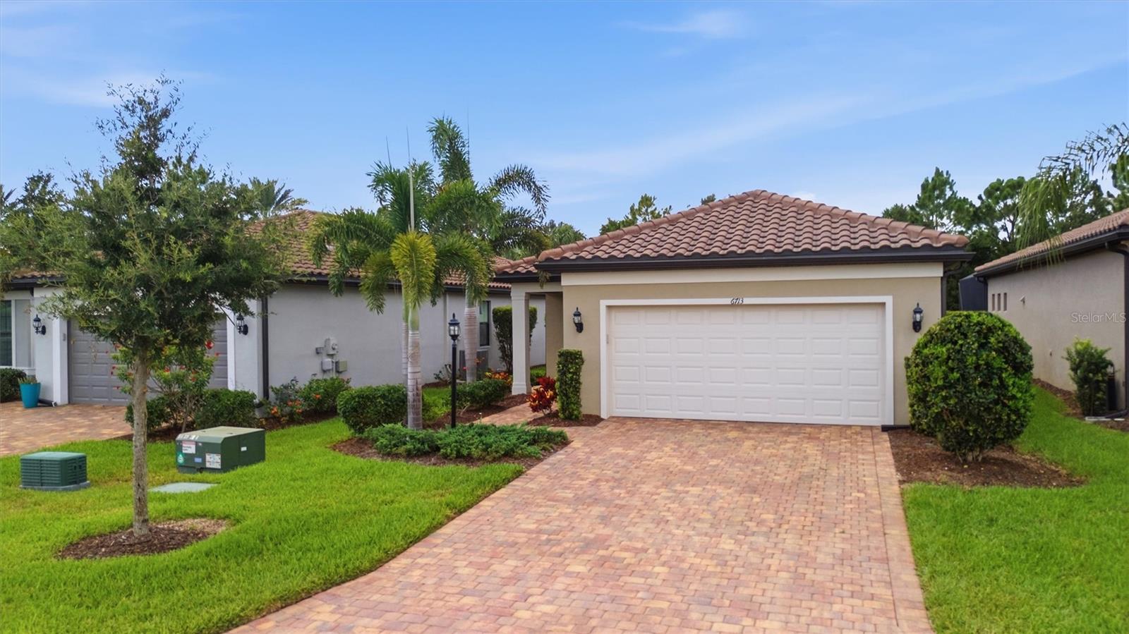 Single Family Residence at 6713 ALSTEAD CIR, BRADENTON, photo 4 of 65