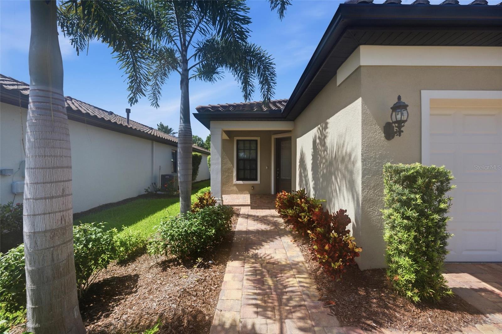 Single Family Residence at 6713 ALSTEAD CIR, BRADENTON, photo 7 of 65