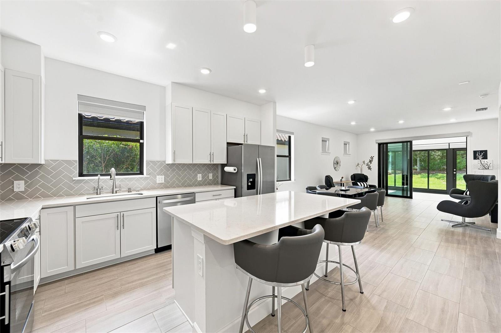 Single Family Residence at 6713 ALSTEAD CIR, BRADENTON, photo 10 of 65