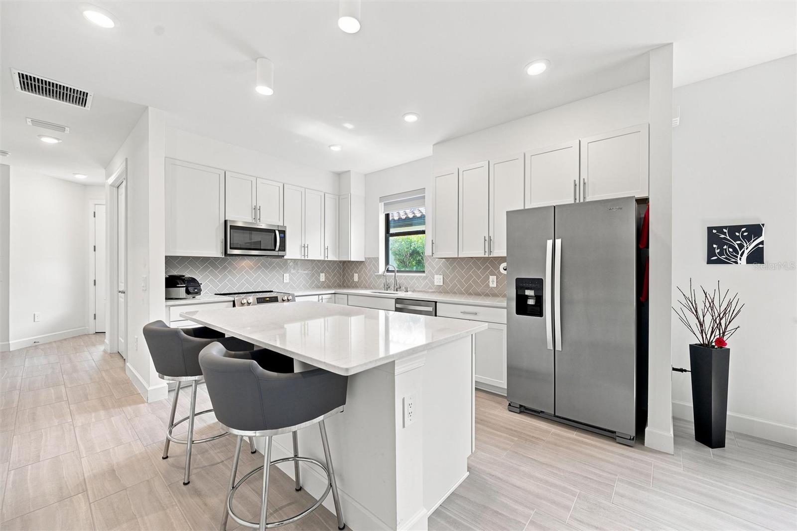 Single Family Residence at 6713 ALSTEAD CIR, BRADENTON, photo 13 of 65