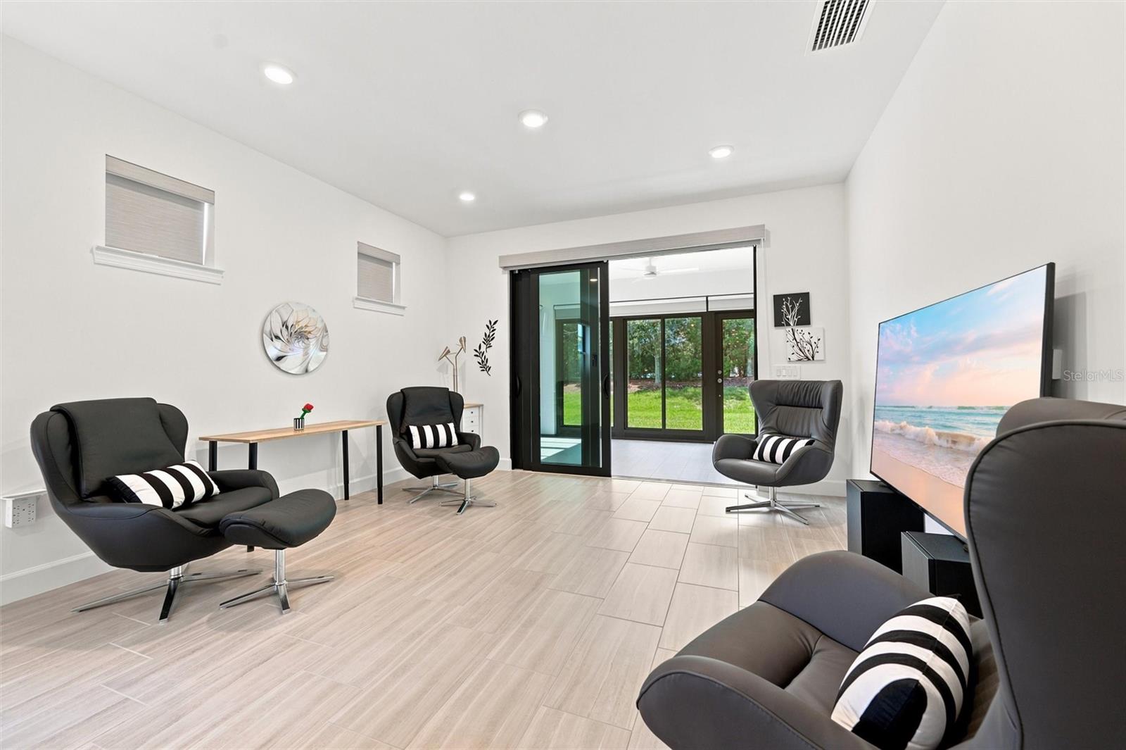 Single Family Residence at 6713 ALSTEAD CIR, BRADENTON, photo 23 of 65