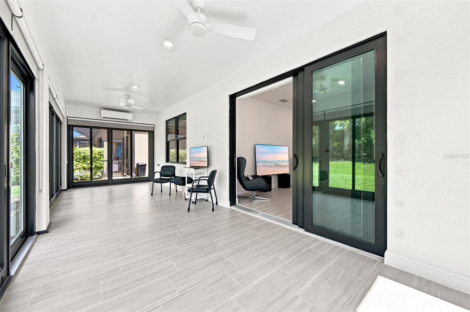 FLORIDA SUN ROOM - 6713 ALSTEAD CIR, BRADENTON