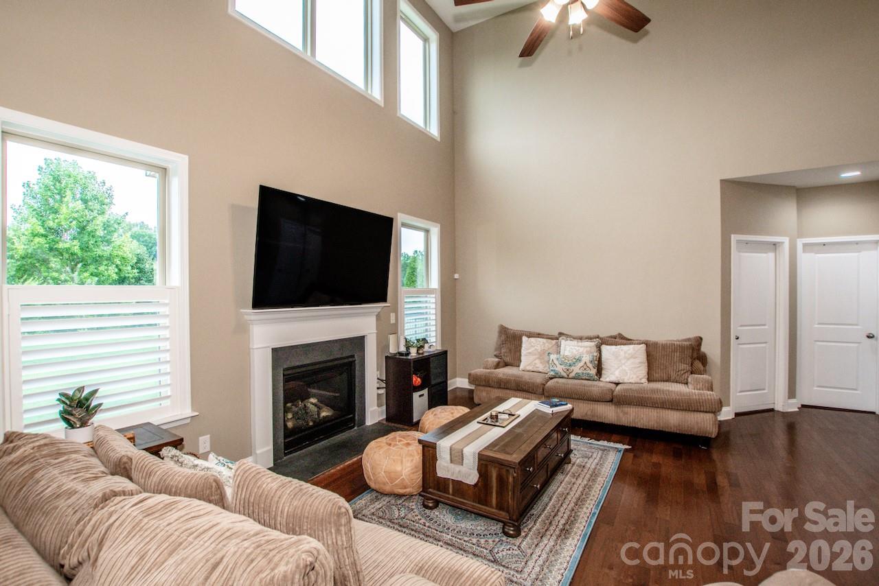 So much space for entertaining - 130 Eagles Landing Drive, Mooresville