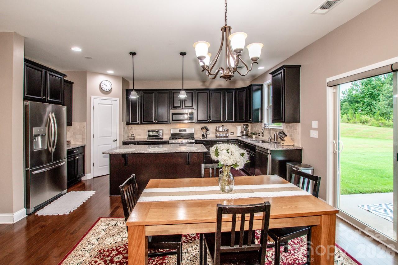 Stainless appliances - 130 Eagles Landing Drive, Mooresville