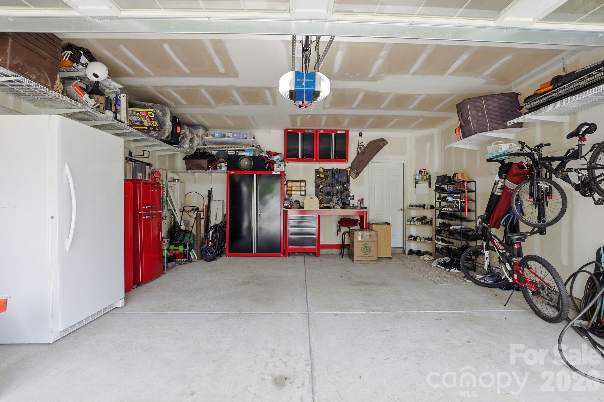 Excellent garage for parking and storage - 130 Eagles Landing Drive, Mooresville