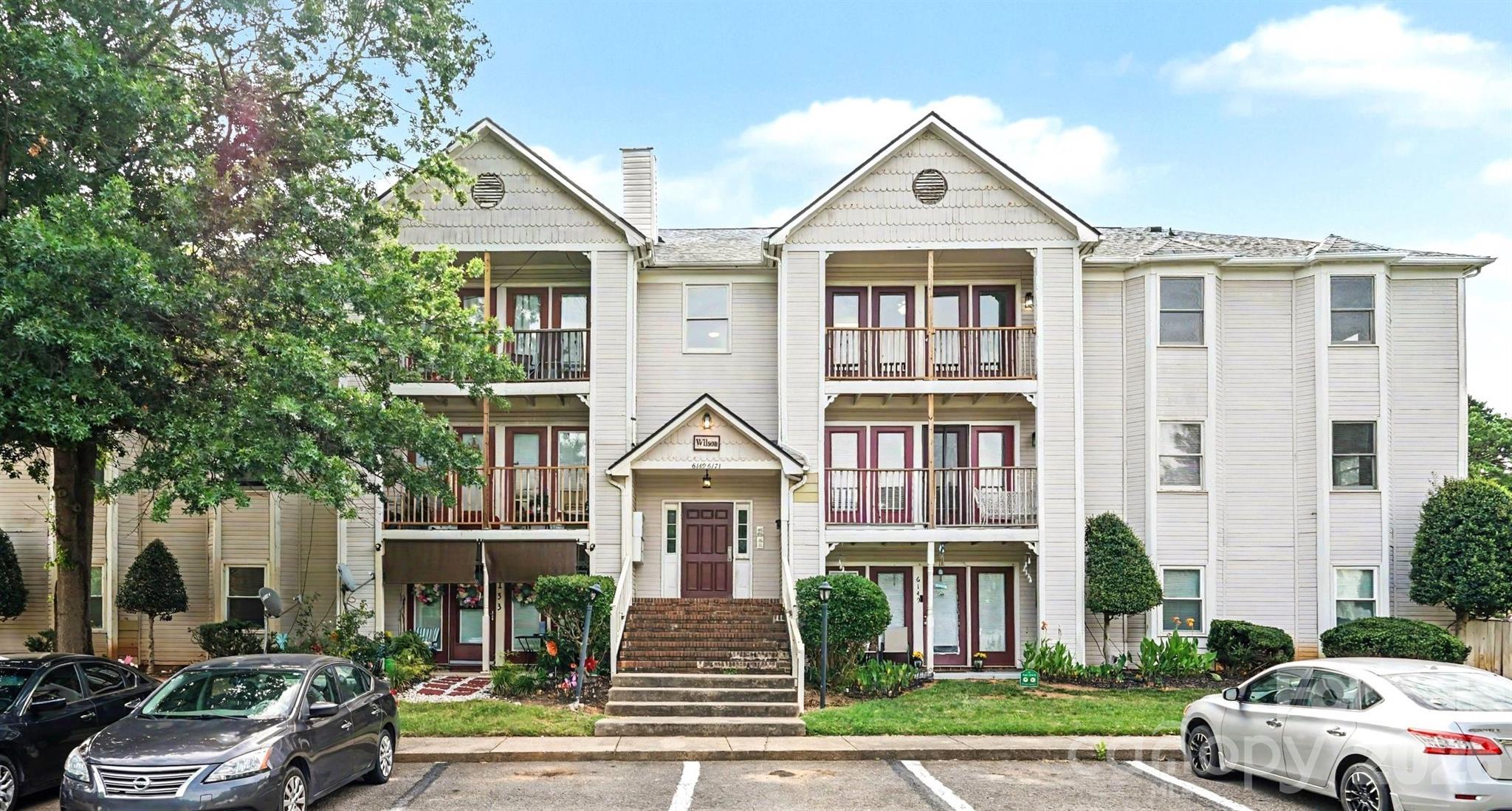 Beautiful curb appeal... - 6165 Meadow Rose Lane, Charlotte