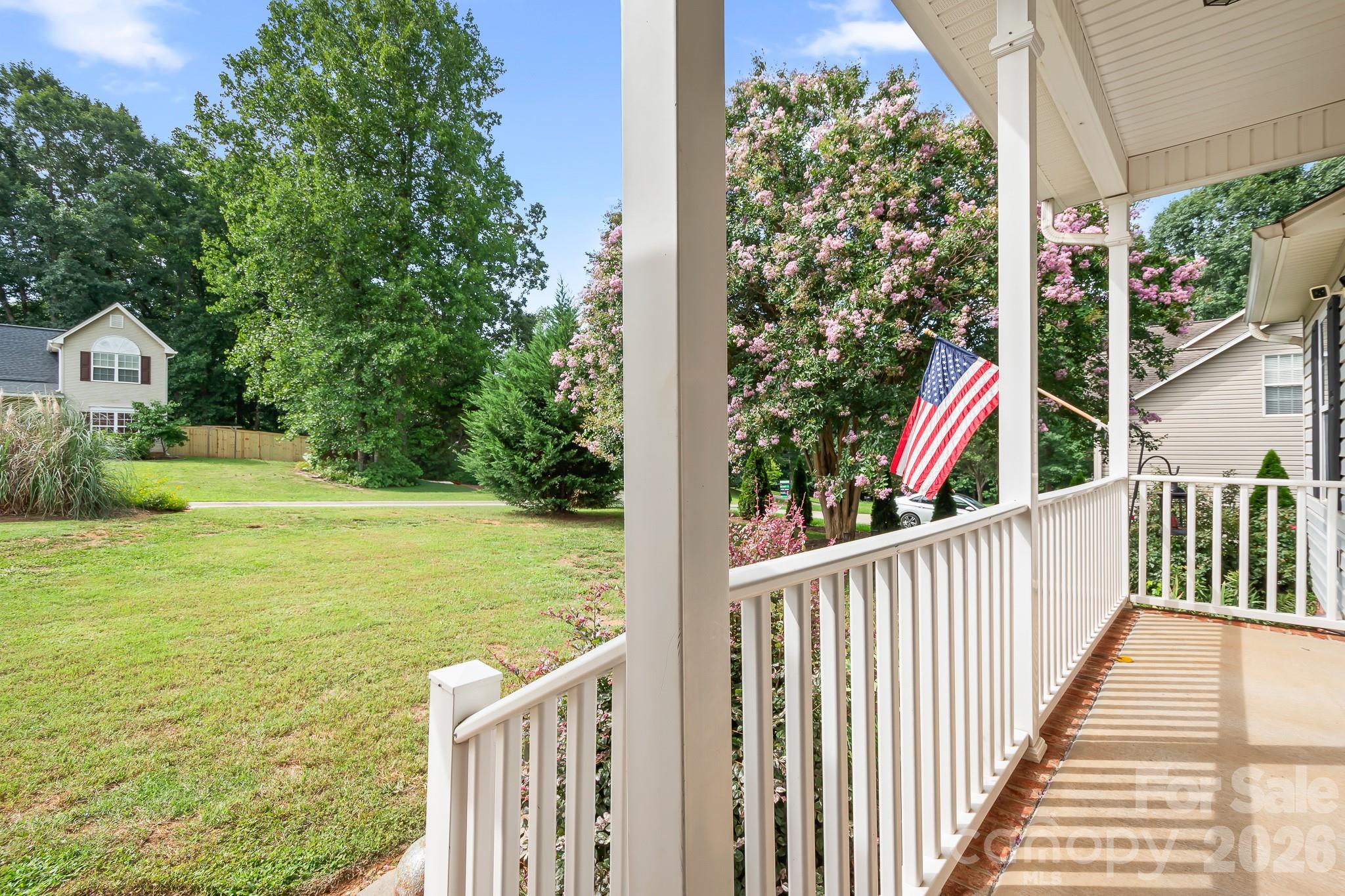Single Family Residence at 138 Valley Glen Drive, Troutman, photo 4 of 36