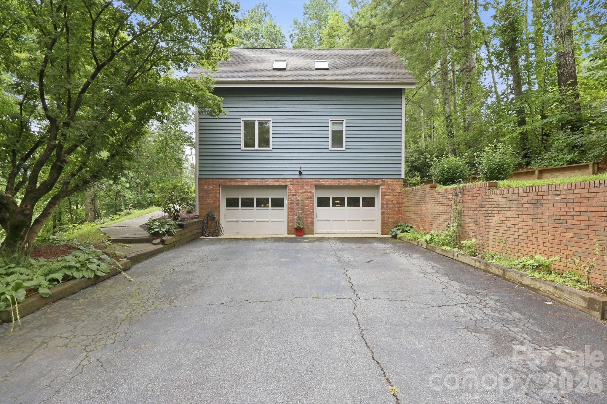 Single Family Residence at 202 Riva Ridge Drive, Fairview, photo 36 of 48