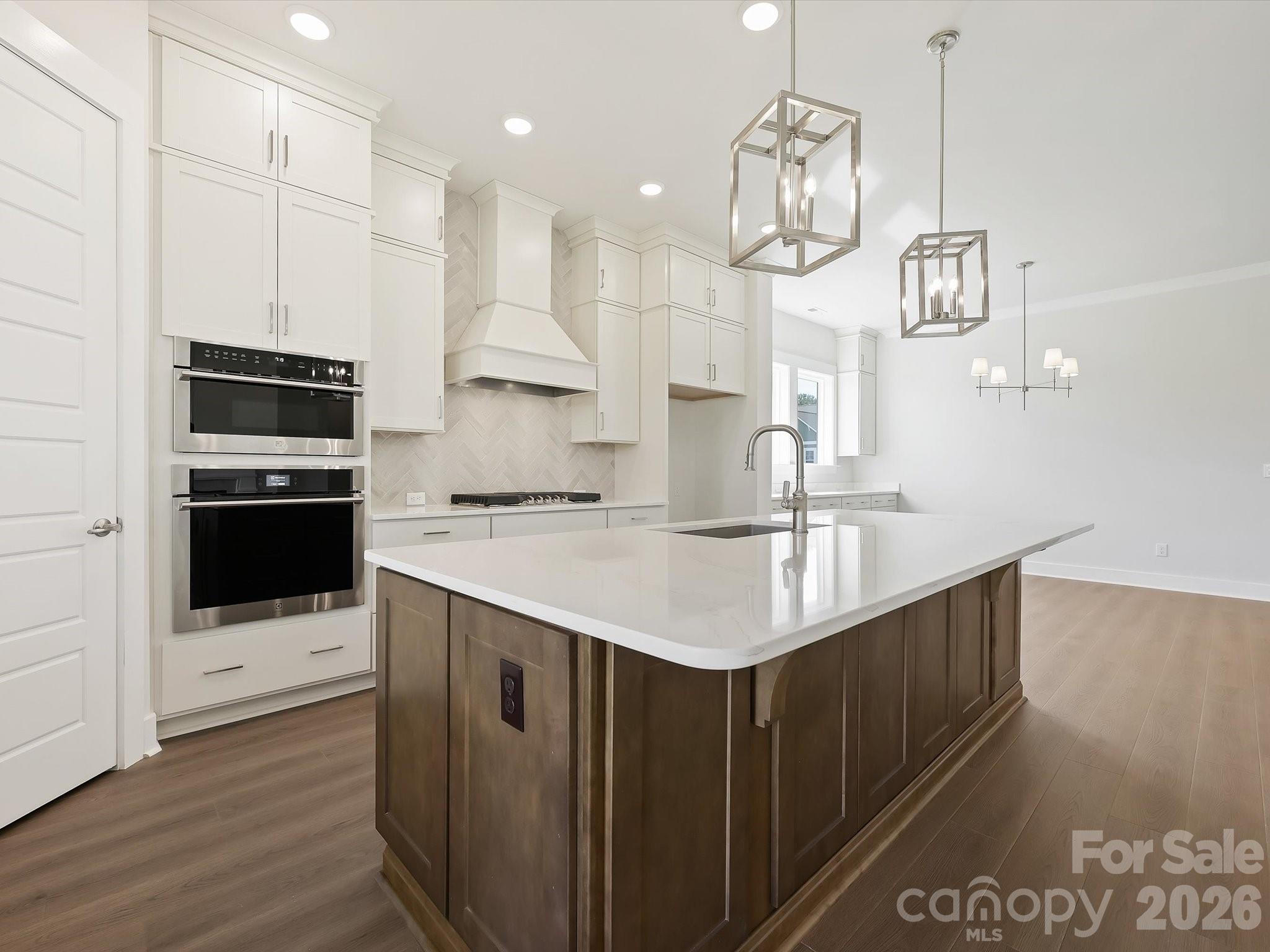 Single Family Residence at 1202 Pastoral Place, Waxhaw, photo 3 of 34