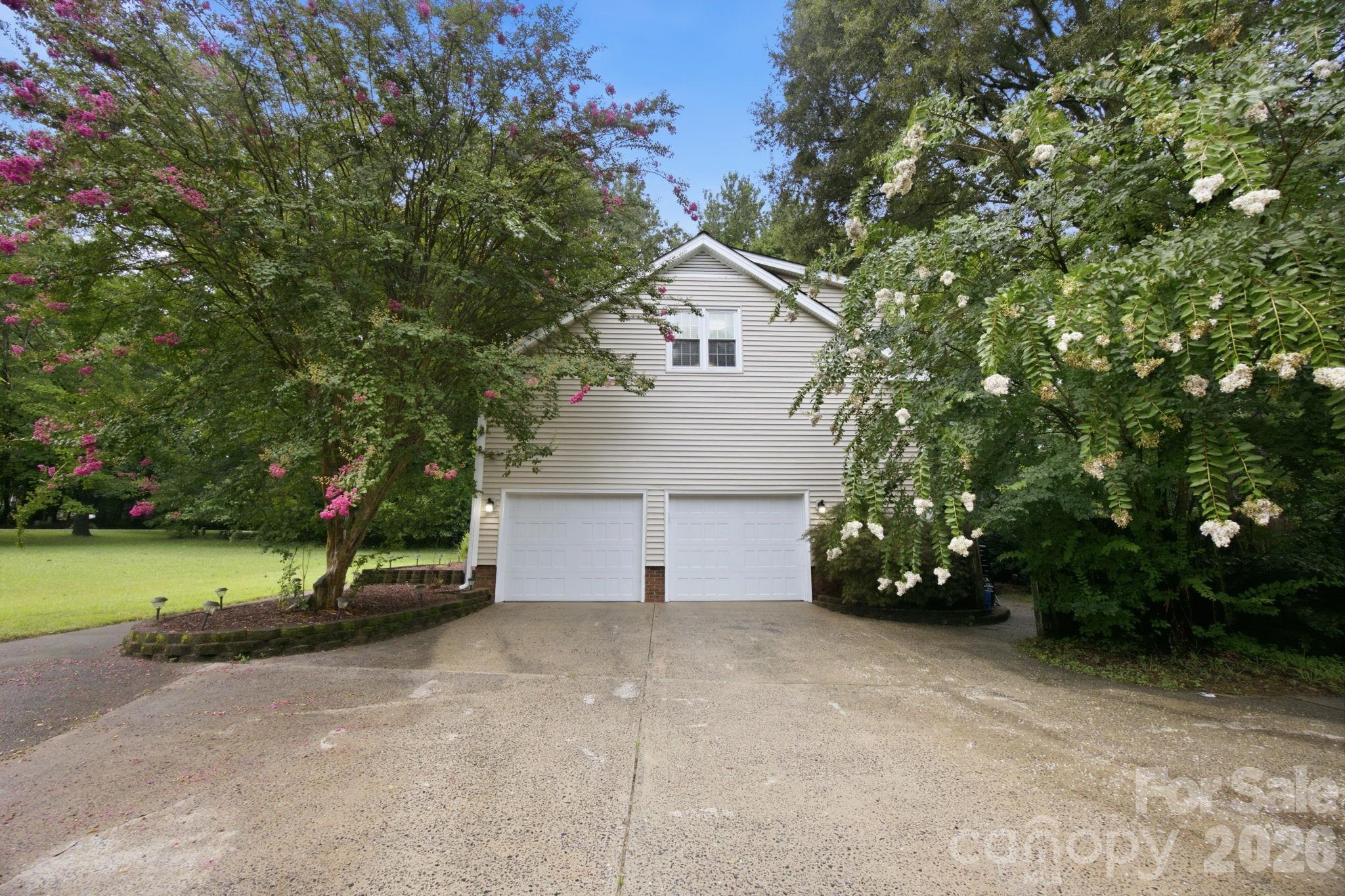Single Family Residence at 115 Valley Glen Drive, Waxhaw, photo 37 of 40