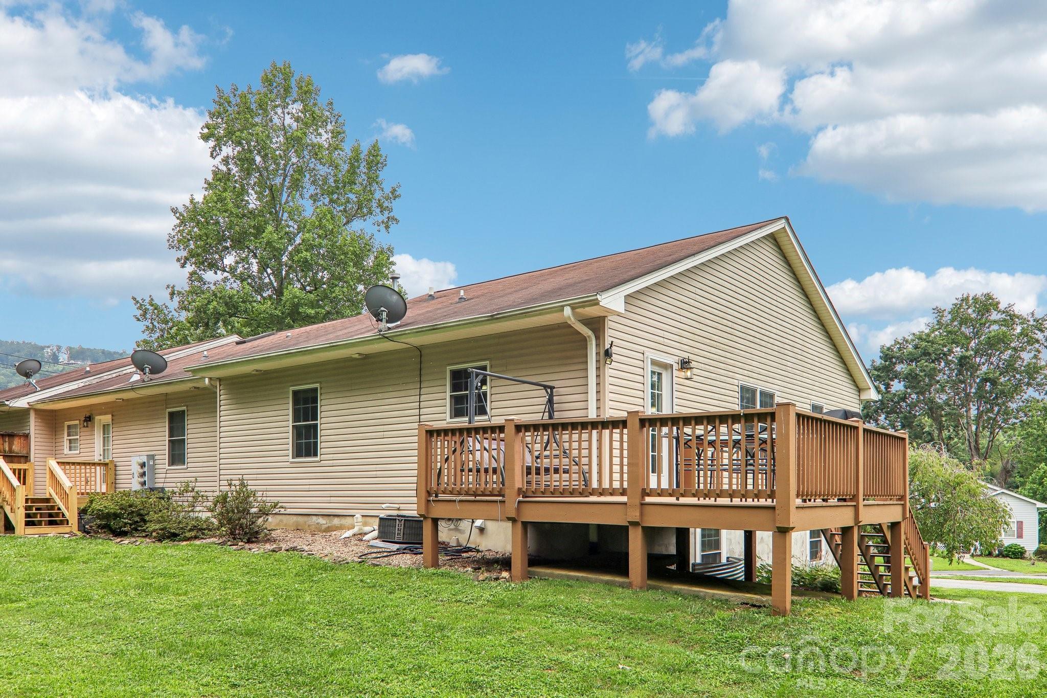 Condominium at 3311 Sandy Drive, Hendersonville, photo 35 of 40