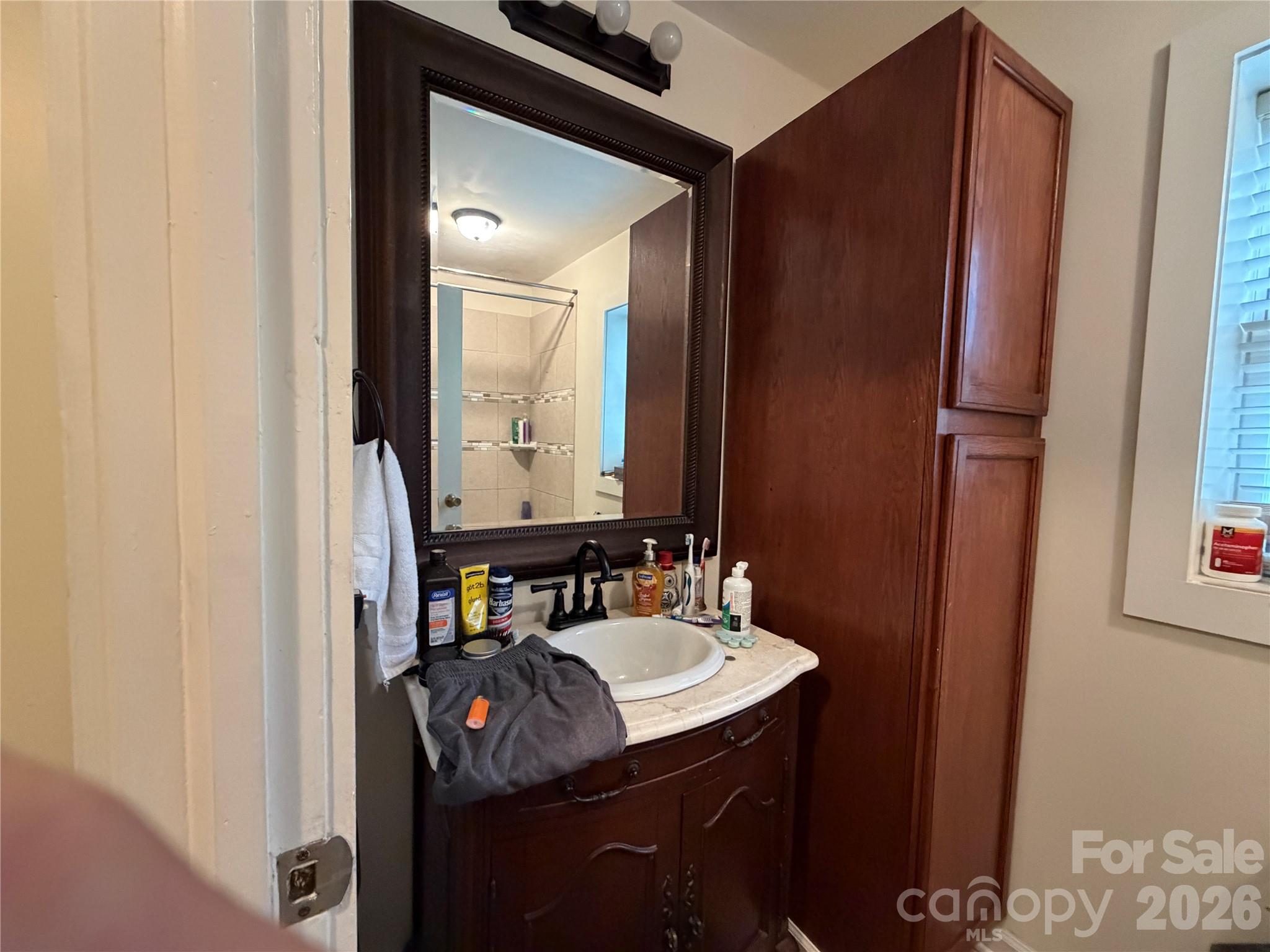 Bath - 77 Maple Road, Spruce Pine