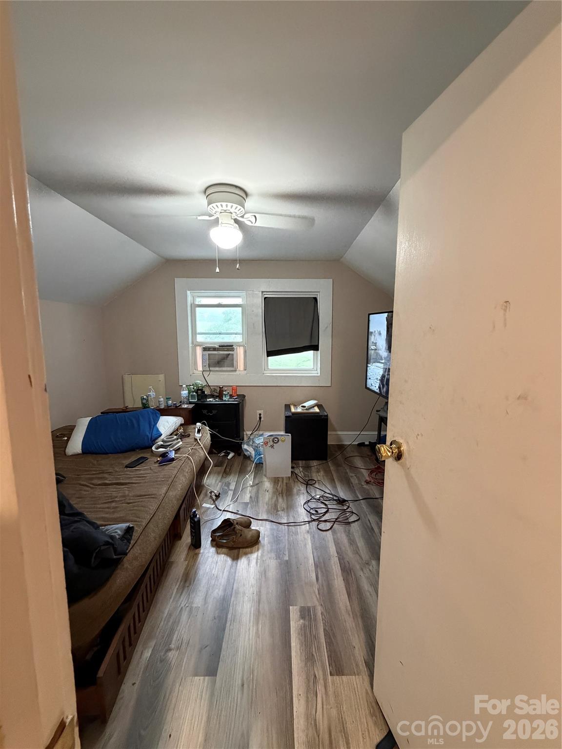 bed 3 - 77 Maple Road, Spruce Pine