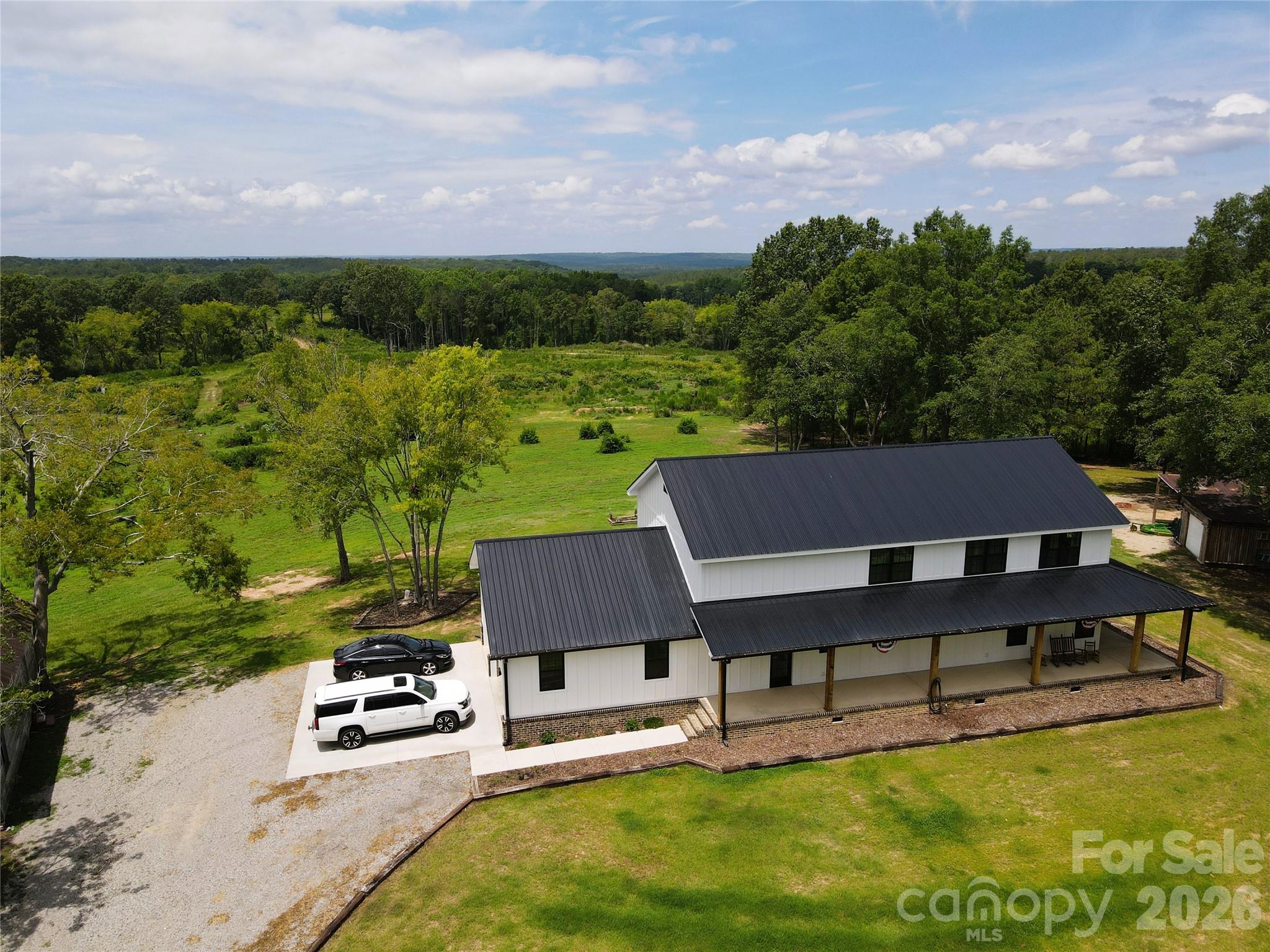 Custom built 4 bdrm /3.5 bath farm house - 1726-c Old Cheraw Highway, Rockingham