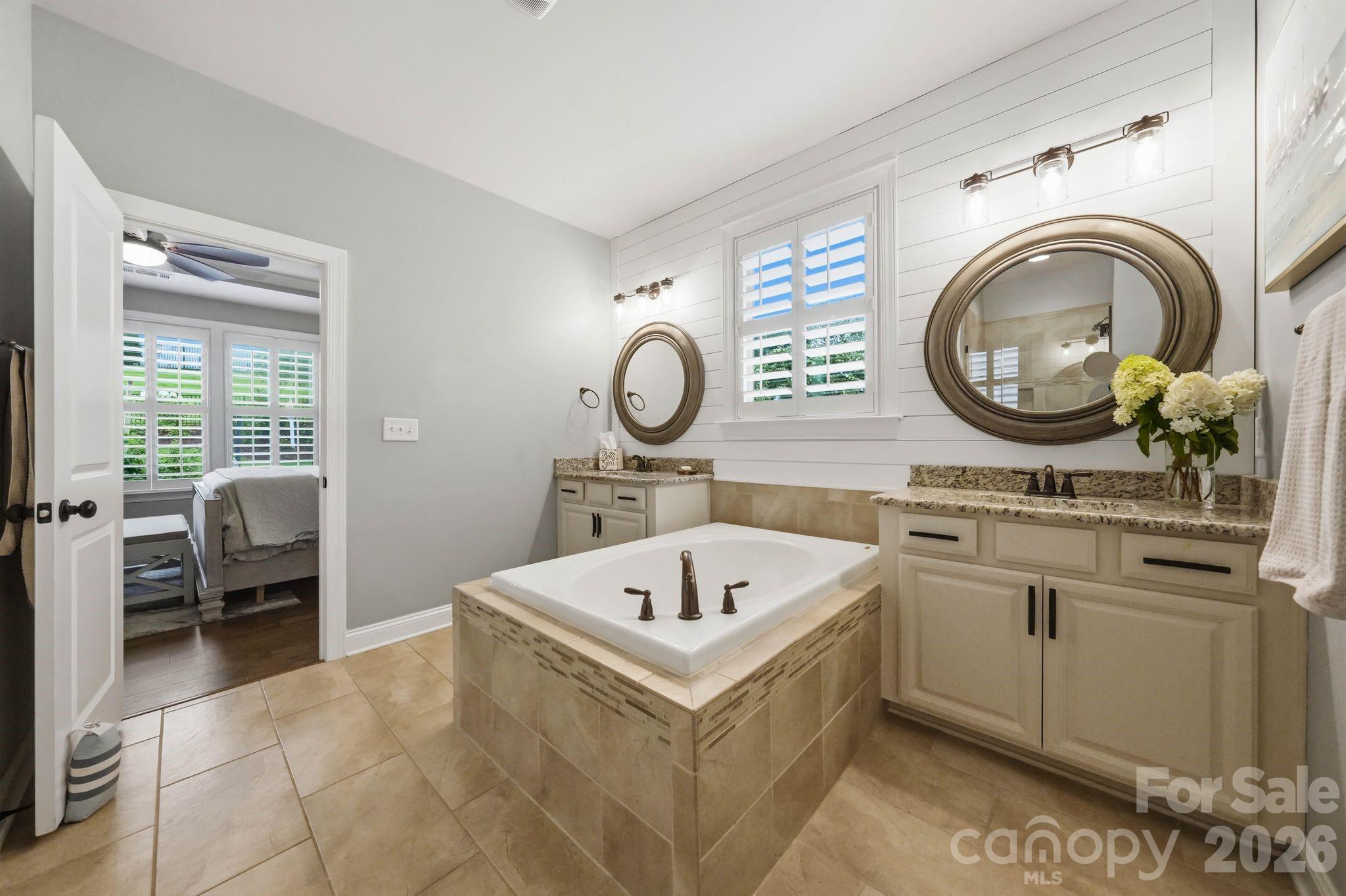 Single Family Residence at 109 Heron Cove Loop, Mooresville, photo 10 of 48