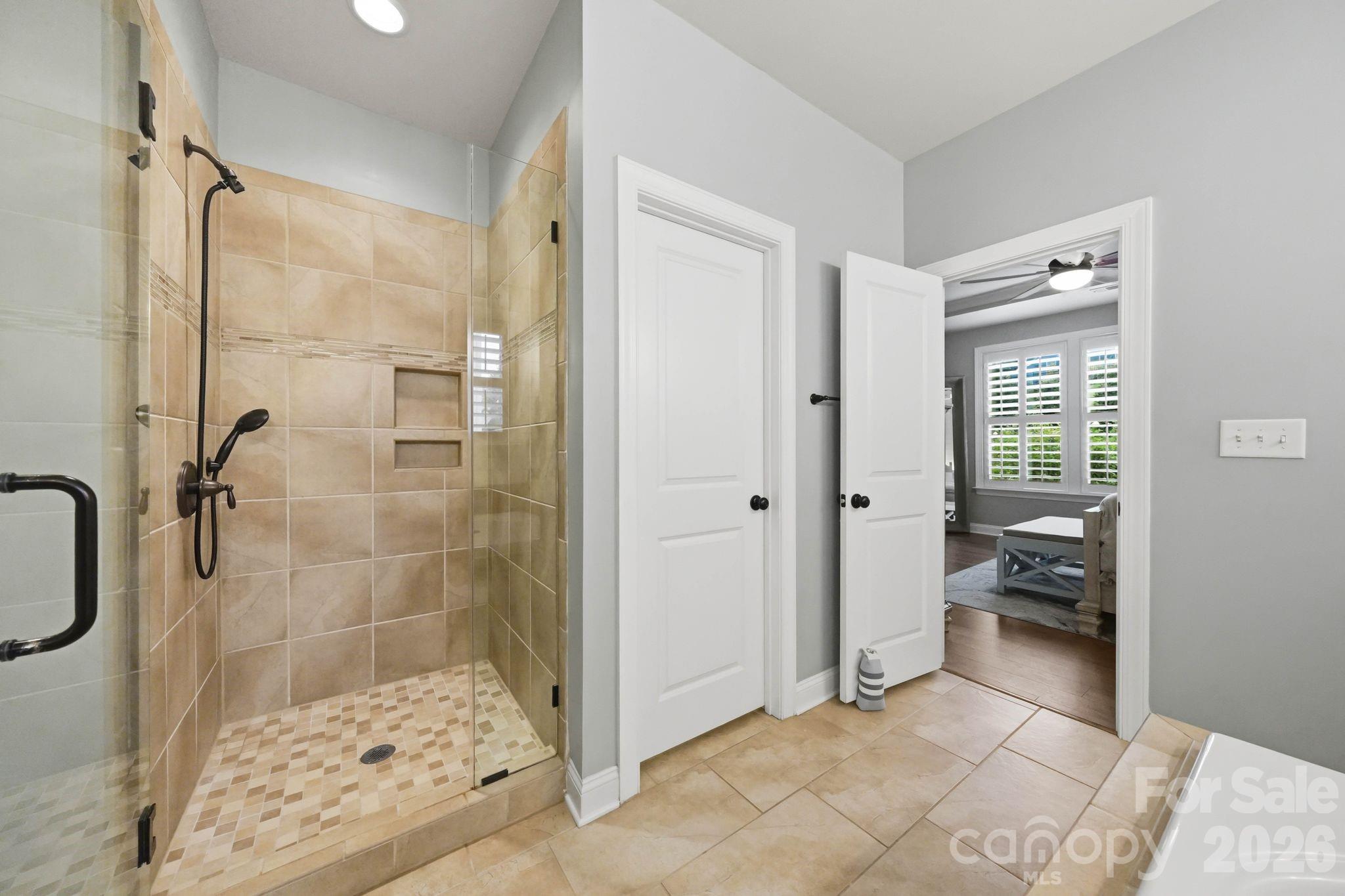 Single Family Residence at 109 Heron Cove Loop, Mooresville, photo 11 of 48