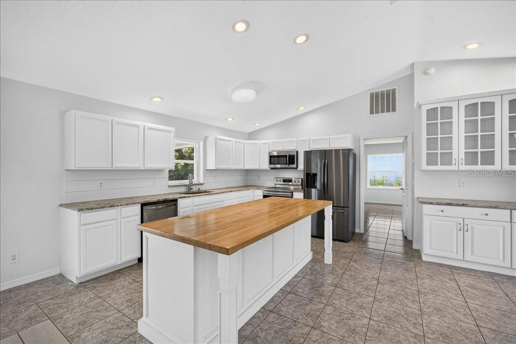 Single Family Residence at 11 SWEET BAY DR, PALM COAST, photo 16 of 48