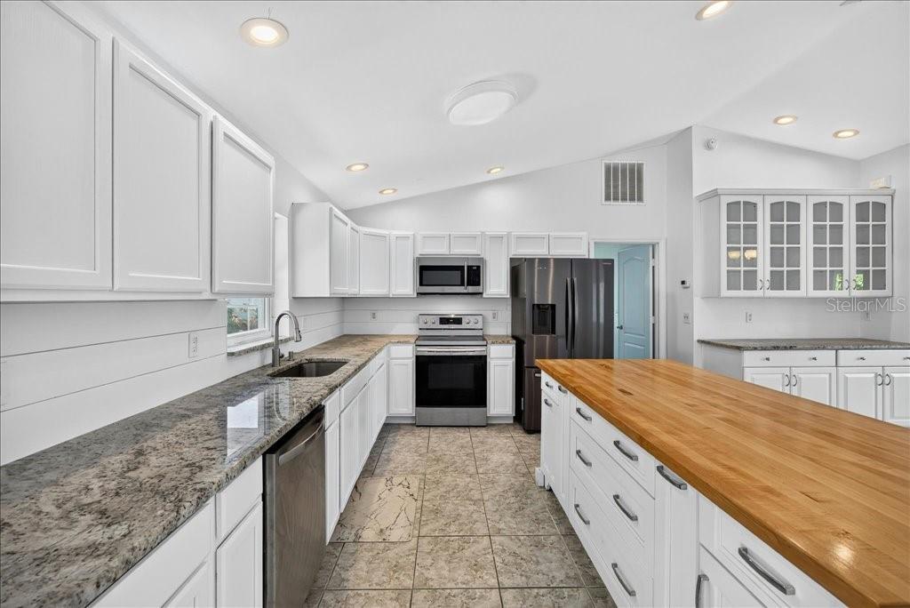 Single Family Residence at 11 SWEET BAY DR, PALM COAST, photo 17 of 48