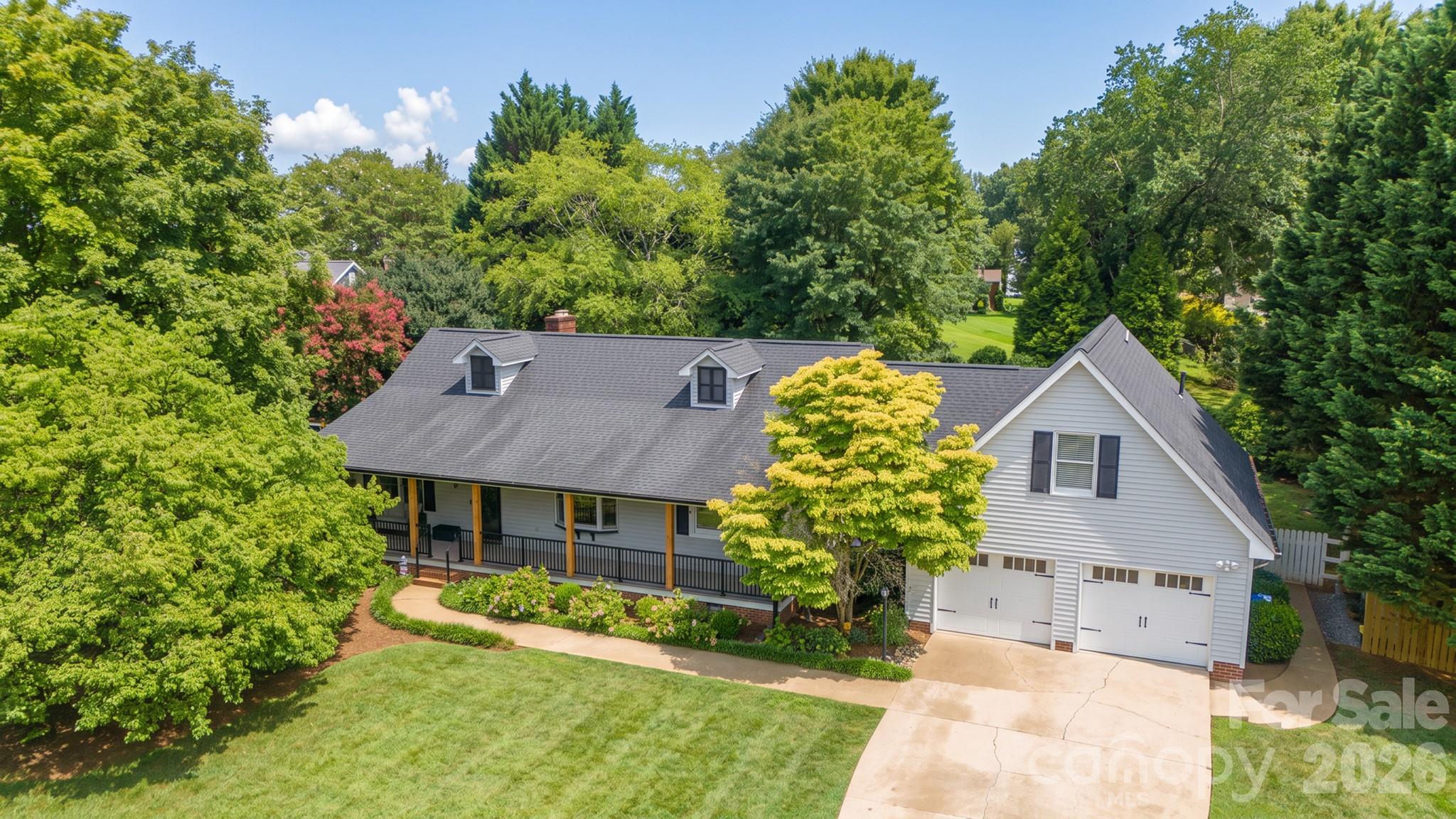 Single Family Residence at 567 Canvasback Road, Mooresville, photo 3 of 48