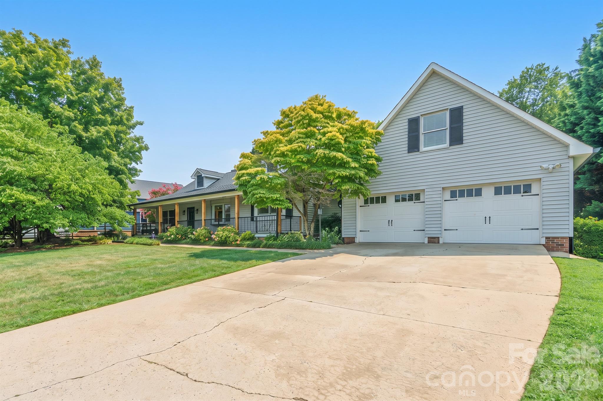 Single Family Residence at 567 Canvasback Road, Mooresville, photo 4 of 48
