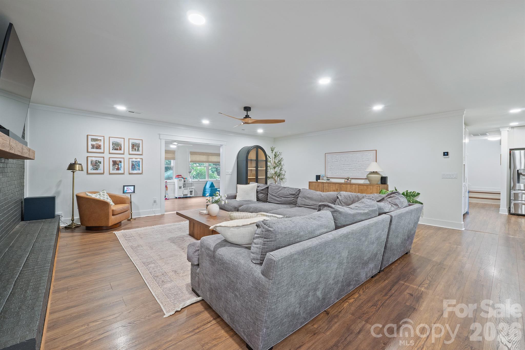 Single Family Residence at 567 Canvasback Road, Mooresville, photo 6 of 48