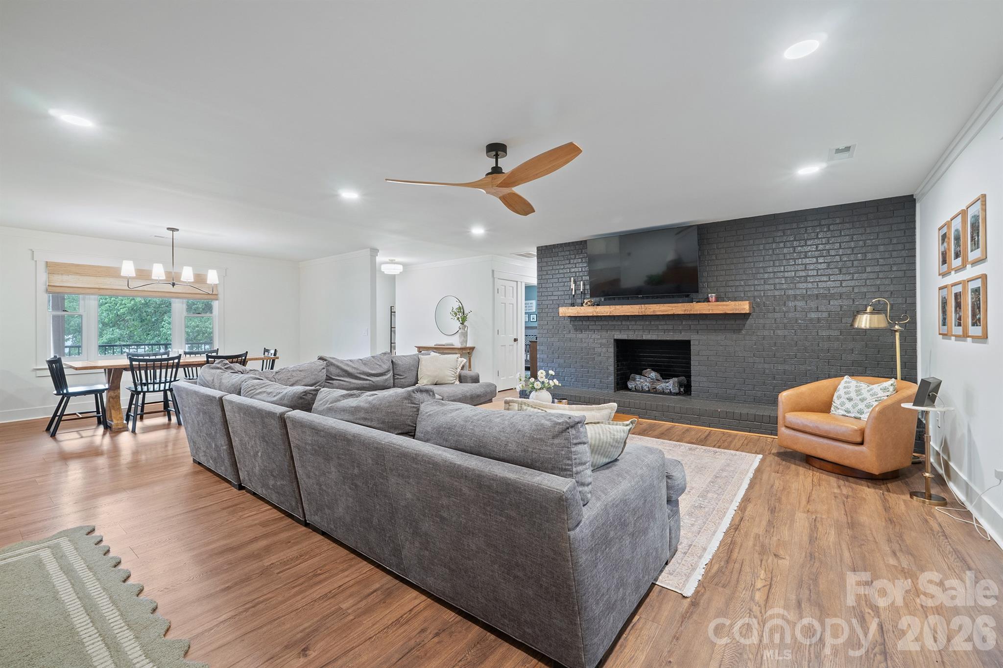 Single Family Residence at 567 Canvasback Road, Mooresville, photo 9 of 48