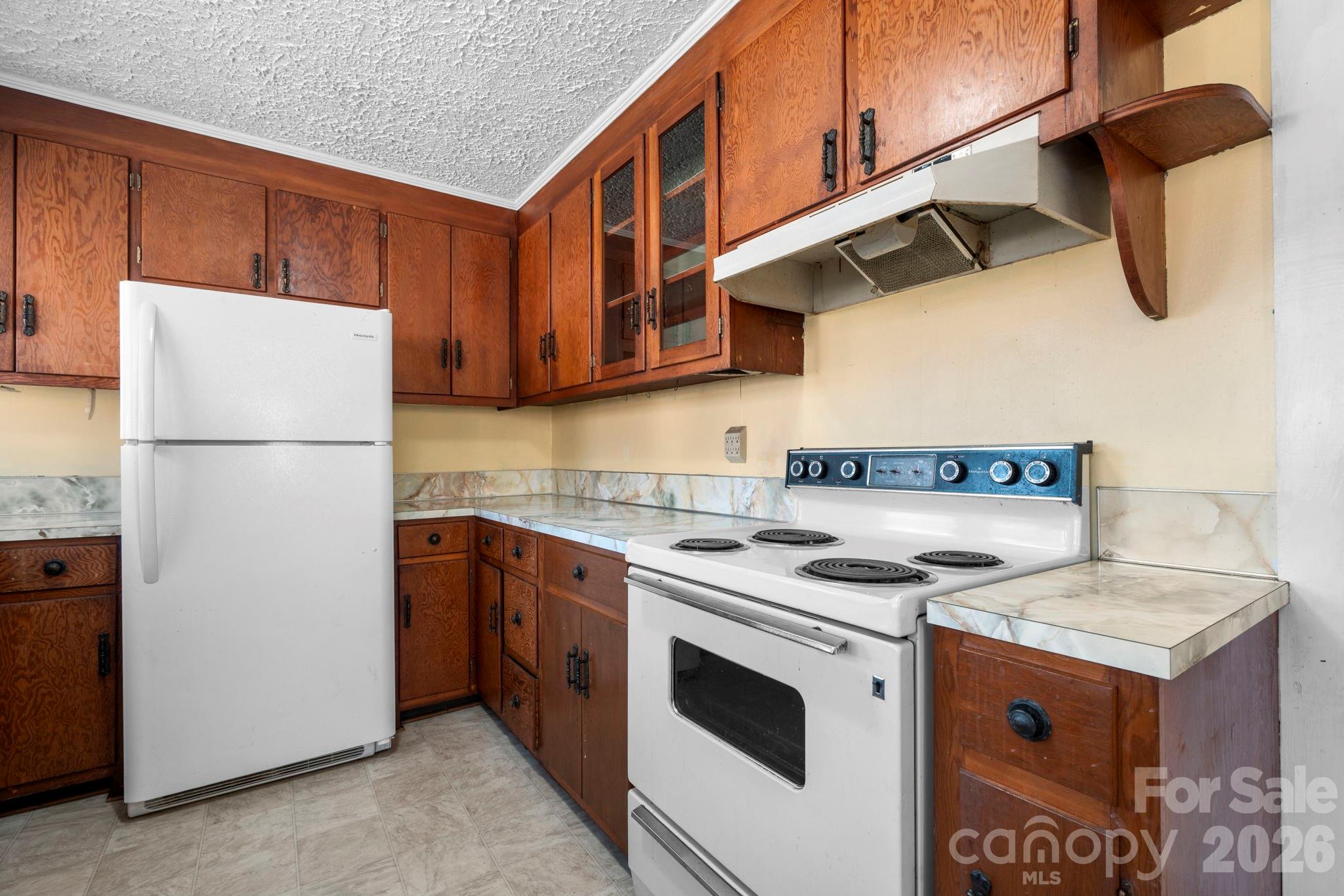 Single Family Residence at 1606 Poplar Street NW, Lenoir, photo 6 of 22