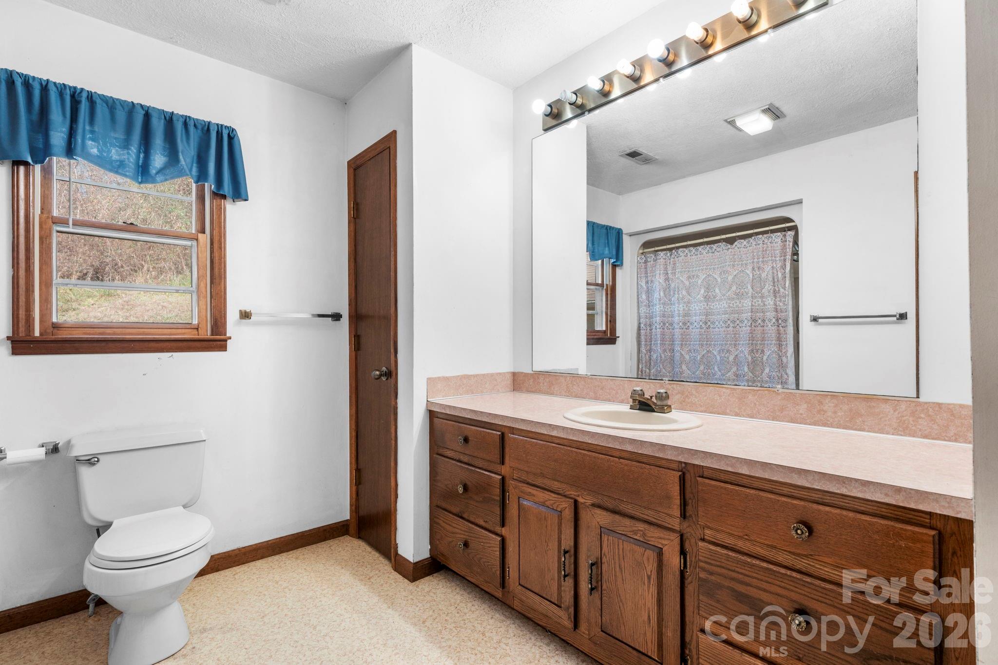 Single Family Residence at 1606 Poplar Street NW, Lenoir, photo 11 of 22