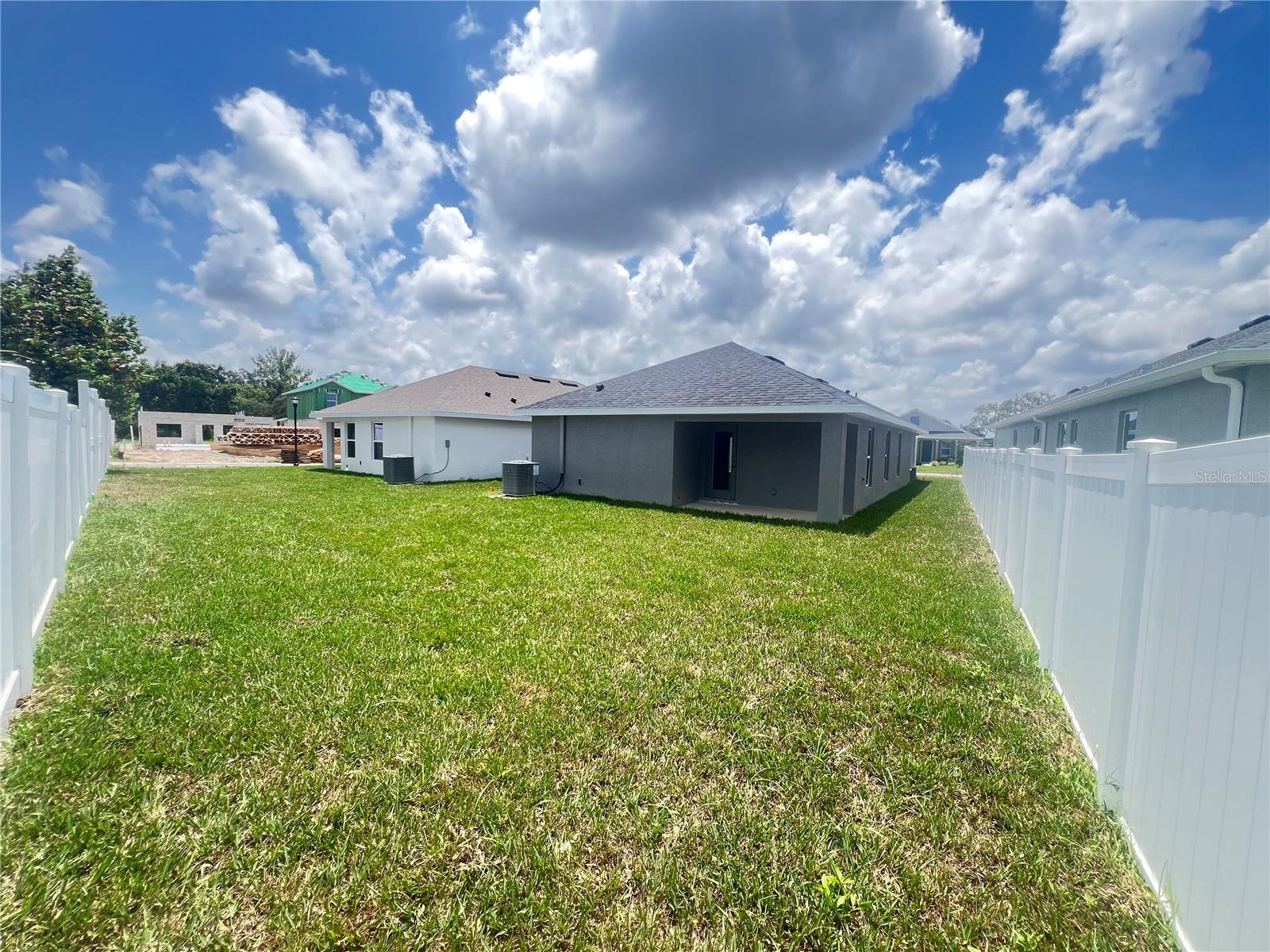 Single Family Residence at 9443 HIGHLAND HILLS DR ST, HUDSON, photo 2 of 25