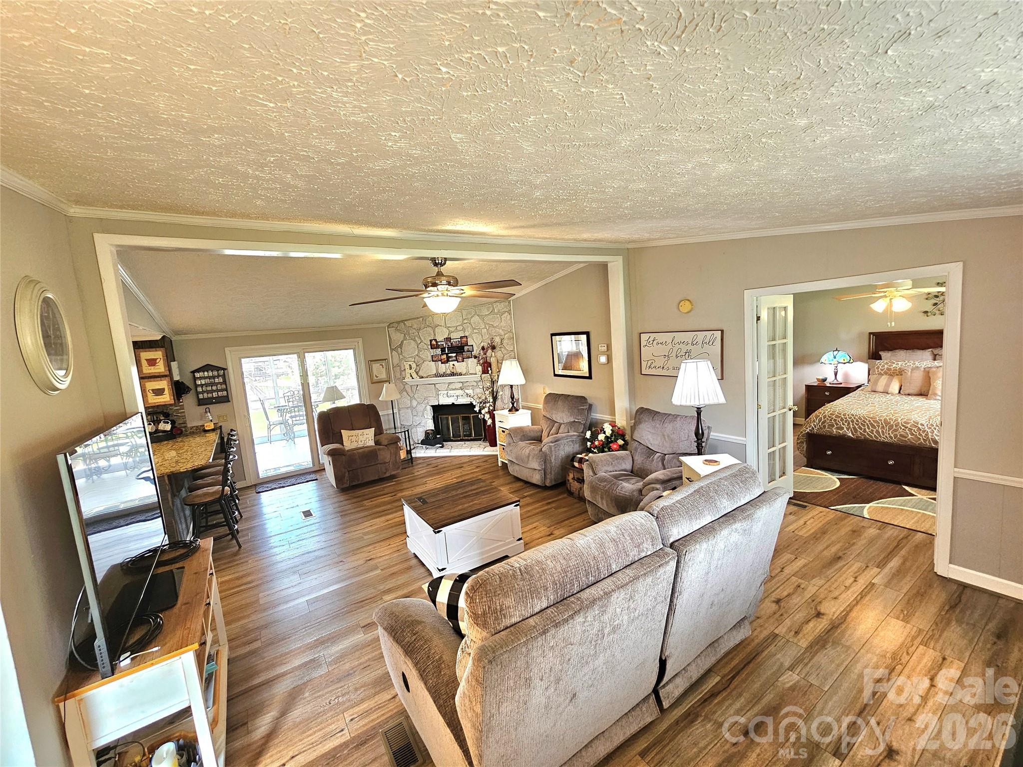 Single Family Residence at 734 Pinehaven Drive, New London, photo 7 of 43