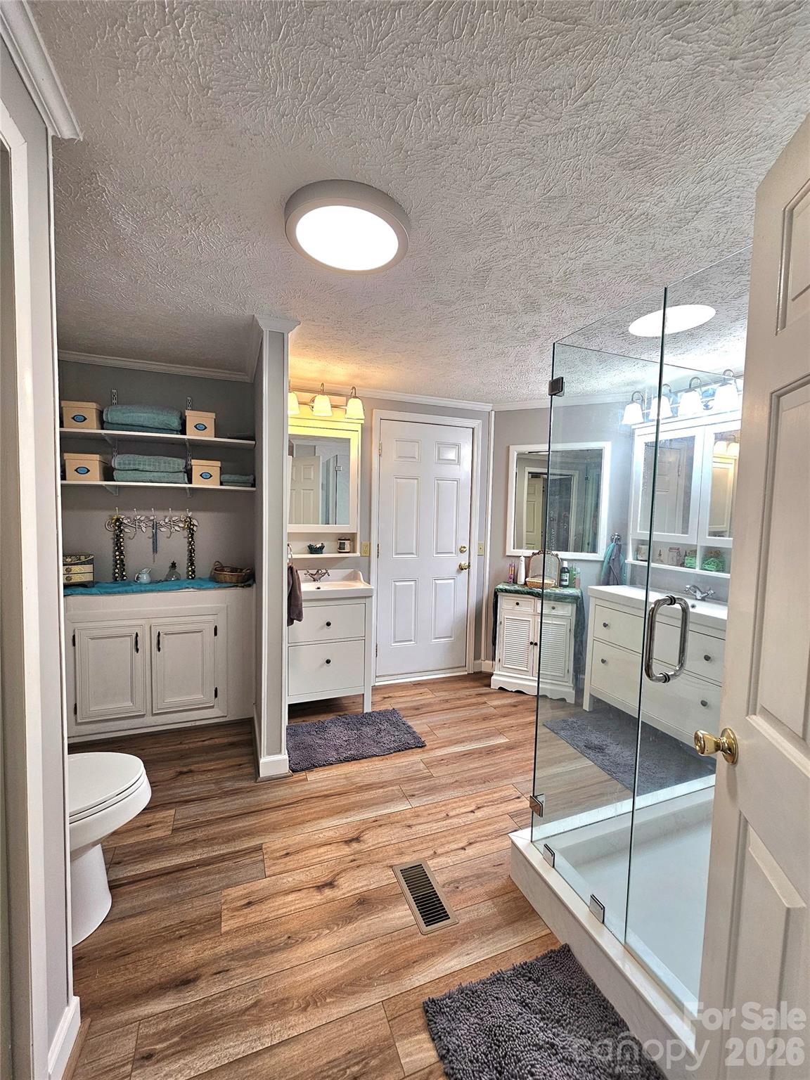 Single Family Residence at 734 Pinehaven Drive, New London, photo 11 of 43
