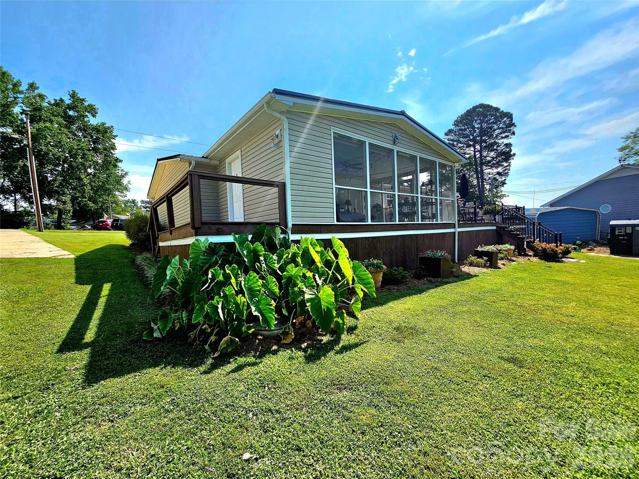 Single Family Residence at 734 Pinehaven Drive, New London, photo 39 of 43