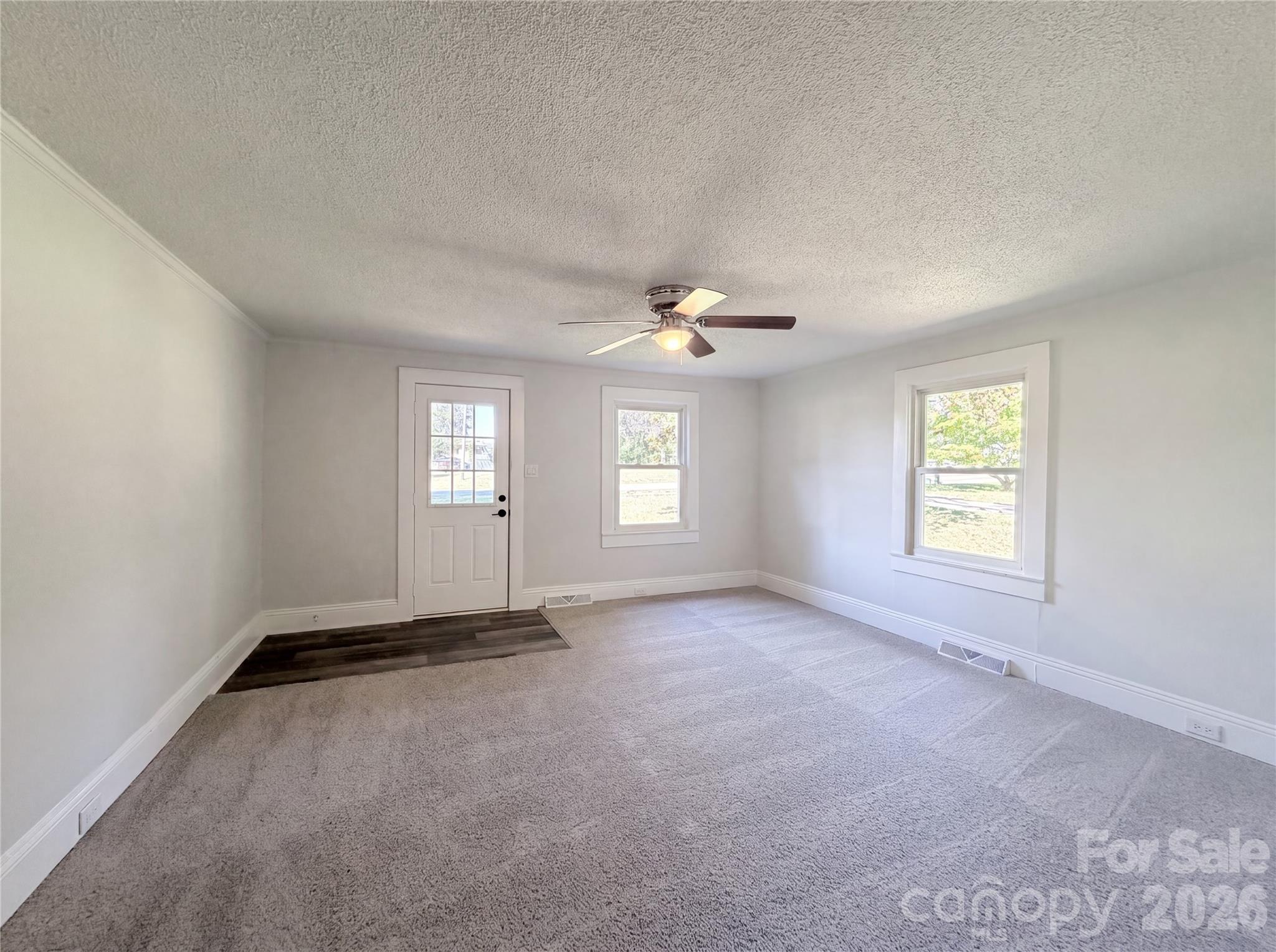 Single Family Residence at 164 E Waterlynn Road, Mooresville, photo 4 of 13