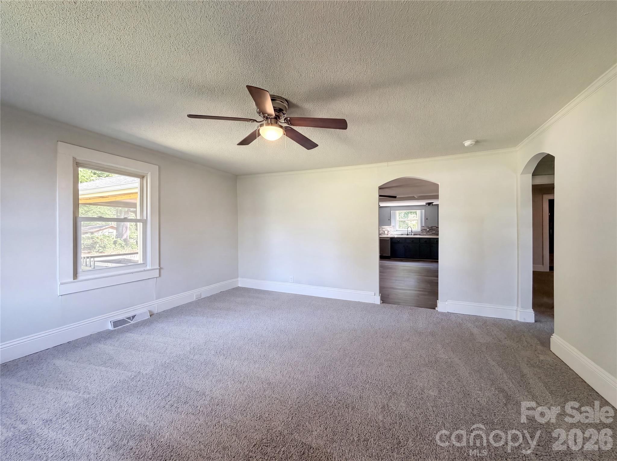 Single Family Residence at 164 E Waterlynn Road, Mooresville, photo 6 of 13