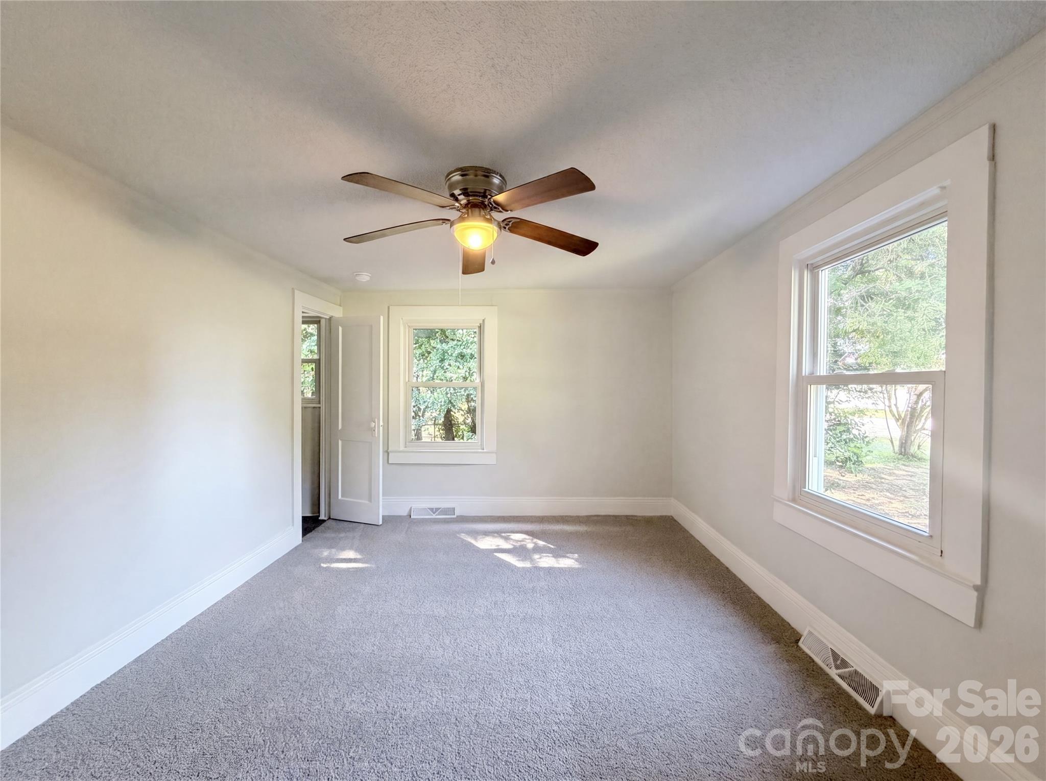 Single Family Residence at 164 E Waterlynn Road, Mooresville, photo 9 of 13